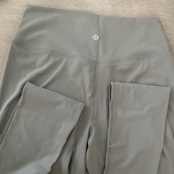 Lululemon Athletica Align Leggings (sold out online) - Picture 2 of 4